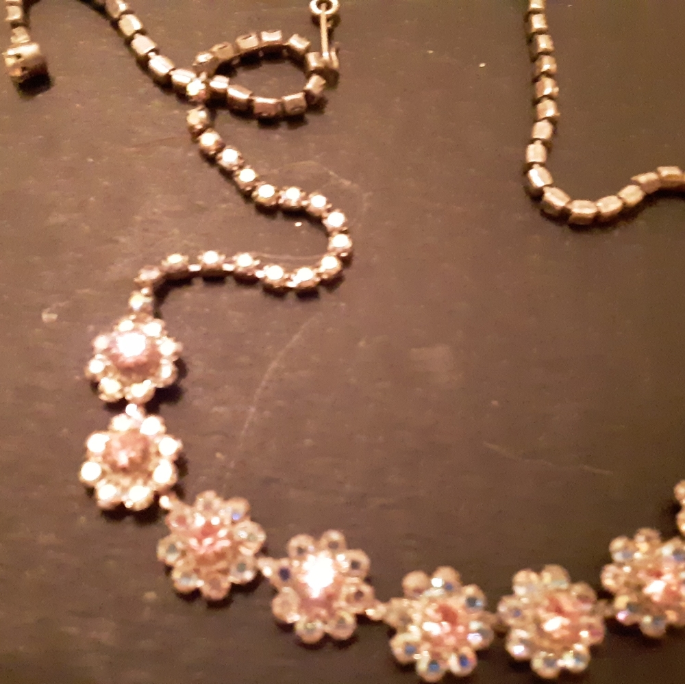 Pink rhinestone necklace adjustable